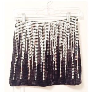 Bebe Sz 00 Icicle Cascade Ombré Sequin Skirt — Spotlight Silver/Black